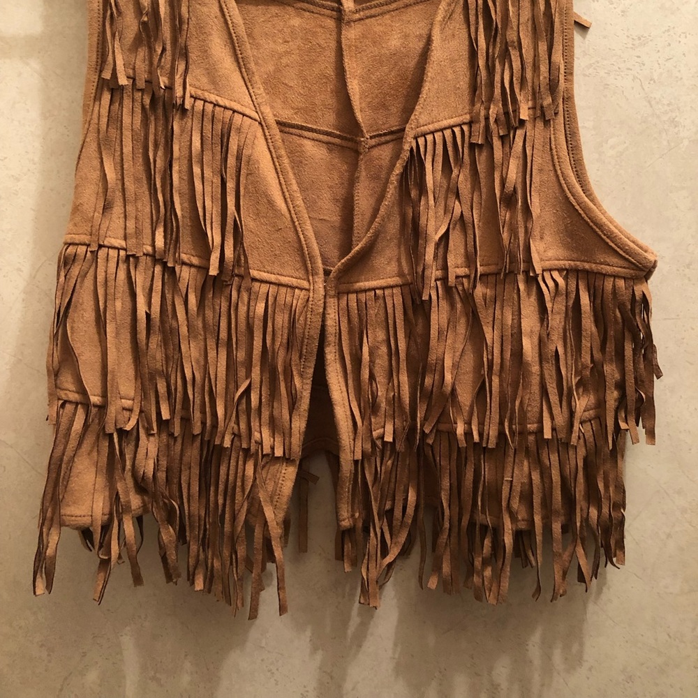 Fringe Vest - Picture 4 of 4